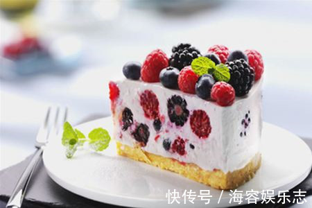 奶油蛋糕|高血压吃什么容易猝死 高血压一定不要碰这些食物！