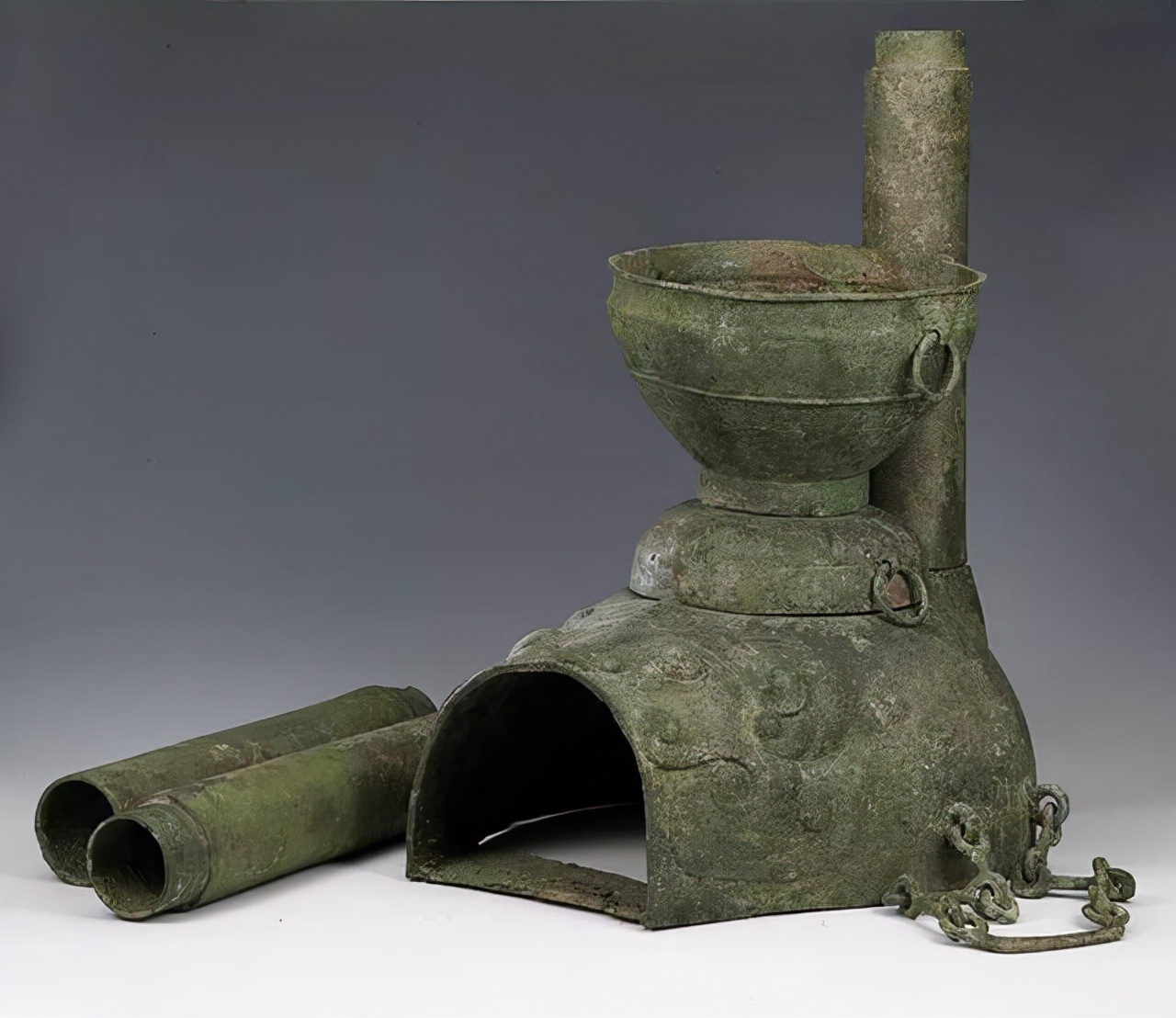 专家们&赵卿墓中发现虎形灶,虎形灶不稀奇,为何最珍贵的是不起眼的烟囱