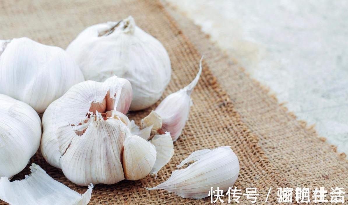 疏通血管|大蒜换种吃法,年到80都无血栓,但有一害,危害还不小