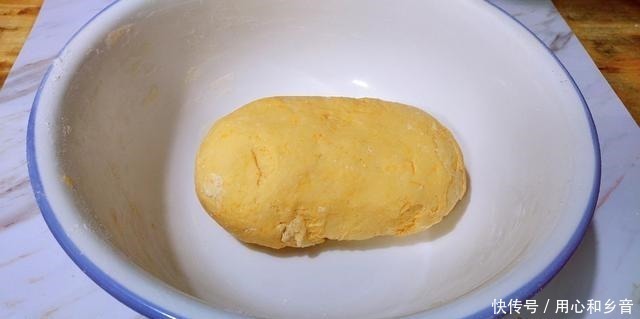  过新年蒸元宝馒头，手法比例交给你，在家轻松做