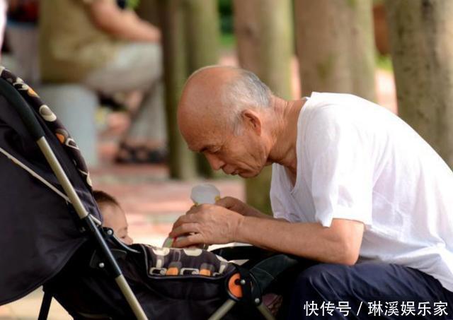 生活质量|只生一个孩子的家庭,到老了是轻松还是遭罪过来人现实又残酷