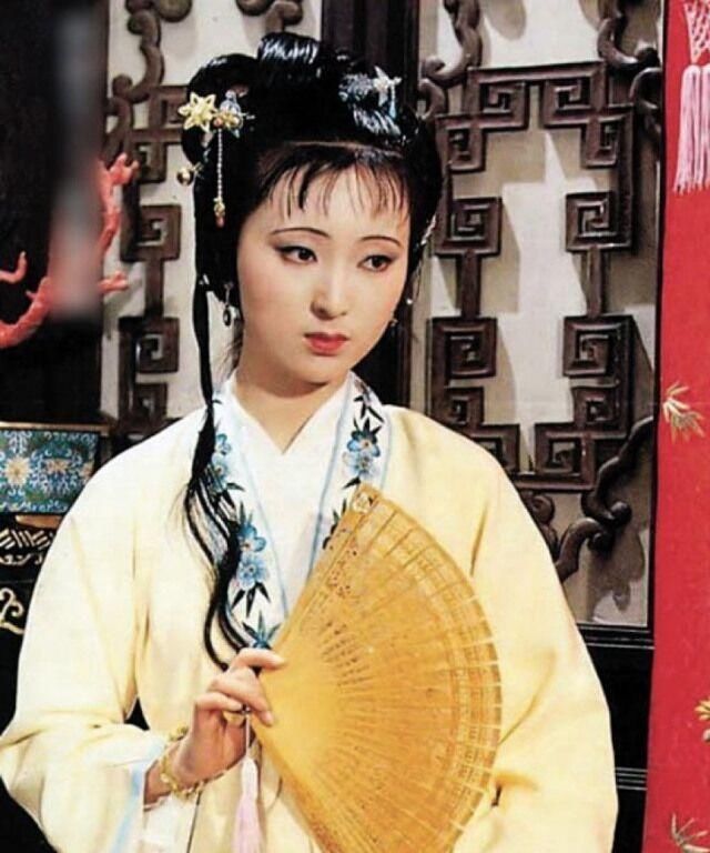 热热闹闹|林黛玉进贾府那天,看似热热闹闹,背后却隐藏着冷冰冰的心机