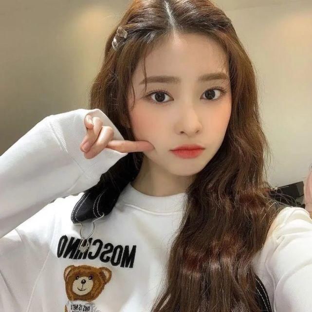 秒变巴掌脸！原来“瘦脸”不仅要靠发型，还要选对发色和刘海！