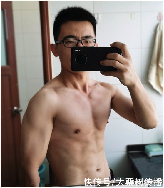 自律|男神是这样炼成的:自律的运动让油腻大叔成为肌肉男