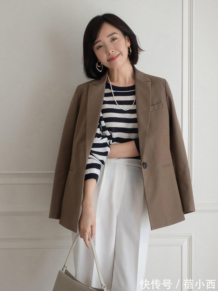 职场|女人一旦过了40岁,穿衣搭配要选“气质款”,大方高级又很优雅