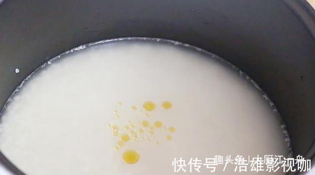 今天才知道，蒸米饭时多加这3样东西，米饭香甜松软不粘锅