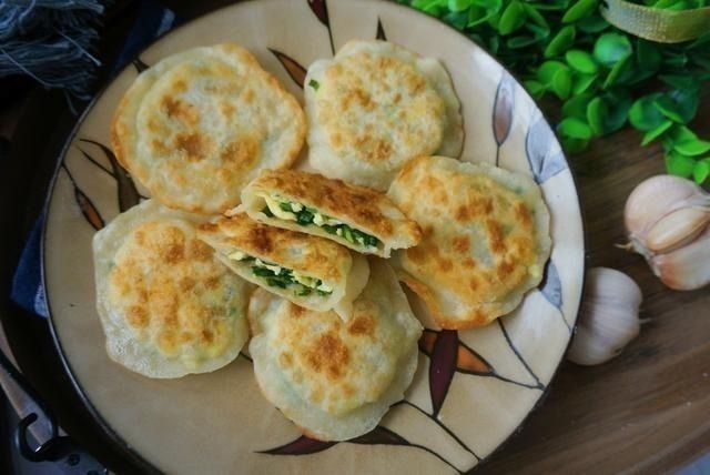 这个馅饼百吃不厌,皮不发硬,馅不流汤,方法简单没得说!