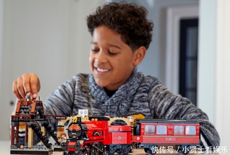 还原|乐高神还原经典,「无法穿出门」的小白鞋引起热门话题!