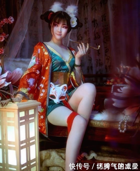 阿宣|白蛇缘起微胖的宝青坊主cosplay,颜值可以,玉足不够美
