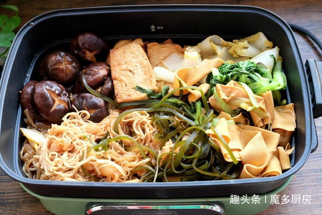 寿喜锅自己做,半碗调味汁一浇,从此告别水煮菜,还能越吃越瘦