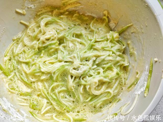  早餐|我家最受欢迎的早餐饼，手不沾面，十分钟就上桌，营养搭配太美味