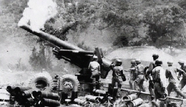 彭德怀|抗美援朝第一仗,彭德怀抢过电话:吃上肉包子没有?邓岳:吃撑了