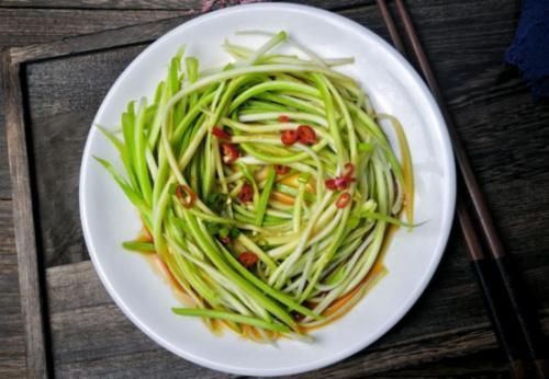 做凉拌菜，最忌直接加生抽牢记“6个1”，拌什么菜都好吃