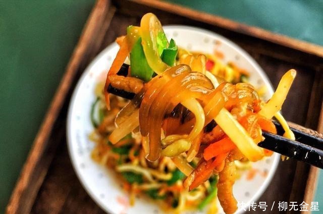 红薯粉条|豆芽炒粉条想要做得好吃,多加一步操作,豆芽鲜脆粉条爽滑太过瘾