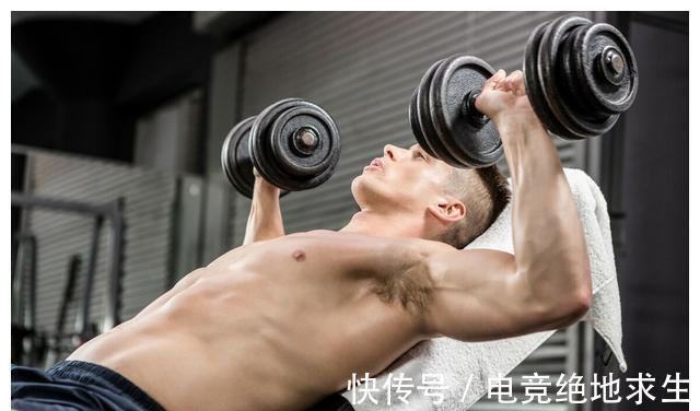 肌肉|肩部和腿部肌肉薄弱，分享1套每周4练计划，让全身肌肉更协调