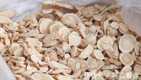 常喝|常喝黄芪泡水能养生,若是喝错也伤身,喝黄芪的禁忌,需避开