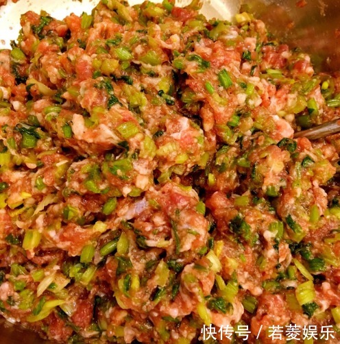 调饺子馅,盐和油的顺序不能乱!顺序对了,饺子鲜嫩入味,好吃