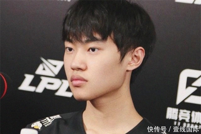 TES|TES一场失败，曝光两位主播的本来面目，接下来可能面临禁赛处理