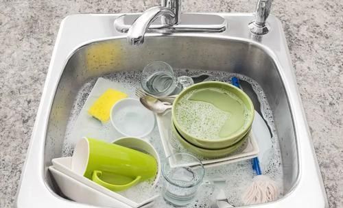 碗筷|炒菜、洗碗筷犯5个错，容易惹癌上身！一个小改变避开癌