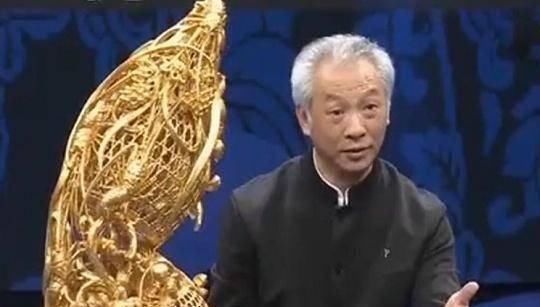 礼物|带朋友送的礼物上节目,专家看得晃眼睛,用手一摸你朋友啥来头