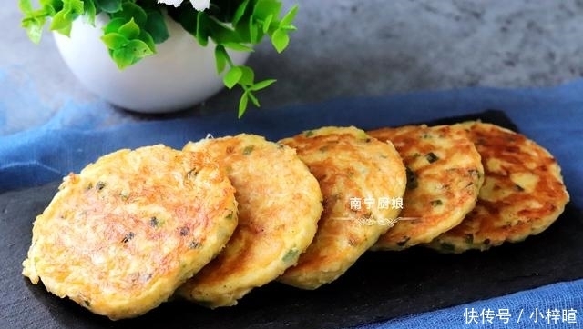 不揉面不发面 10分钟就能做好一份鸡蛋饼早餐 外酥里嫩真好吃 粉紫色