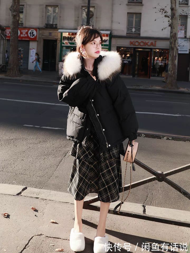 搭配 穿羽绒服别配打底裤,太土!今年流行搭配这4种下装,保暖又洋气