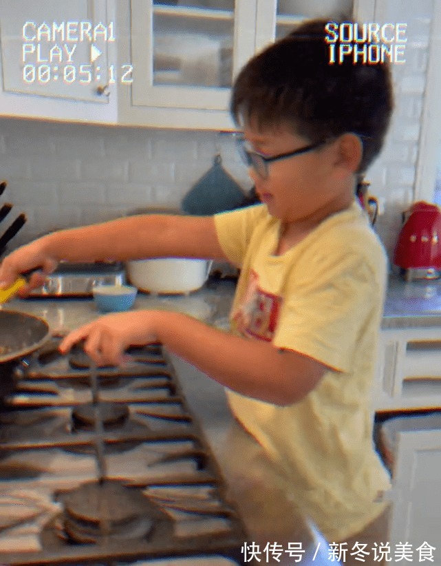 儿子|何洁晒照为儿子庆生,别墅豪宅曝光,前夫赫子铭线上送祝福显落寞