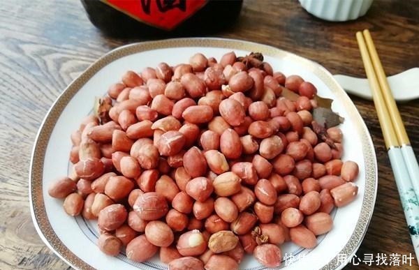 花生|炒花生米时,直接下锅就废了,多加一步,花生更香脆,还不回潮