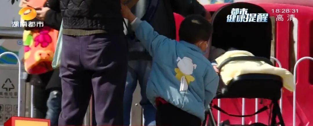 并发症|?7岁女孩连续高烧咳嗽，家长紧急送医！医生提醒：这件事不能忘