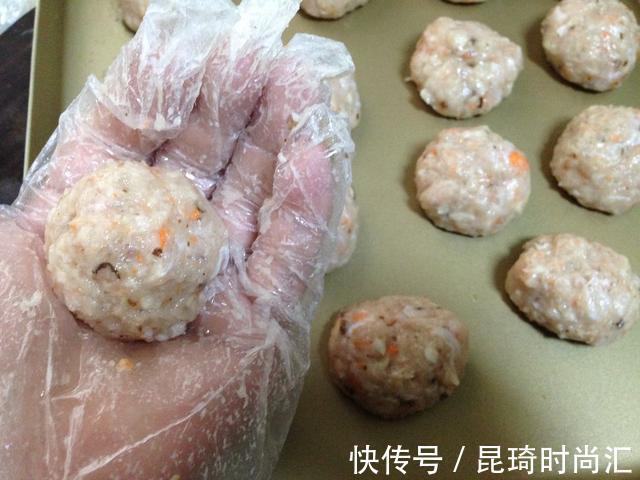 丸子|教你做“香煎龙利鱼饼”:口感酥脆,浓香的味道,大人孩子都爱吃