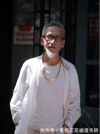 他74岁参加“中国好声音”,四位导师无一转身,庾澄庆:我们不配