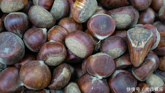  煮板栗时，什么水下锅很重要，很多人不懂，难怪板栗不容易去皮