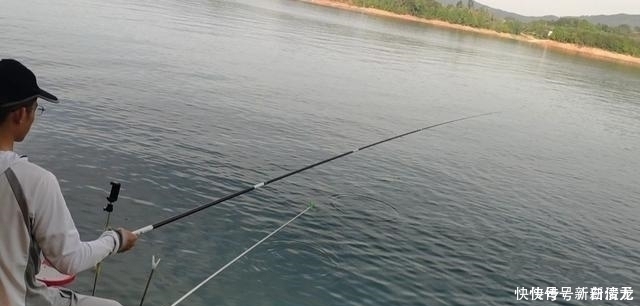 钓翘嘴知道这些,会让你收获满满,钓的非常过瘾
