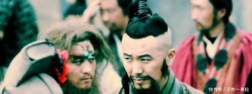 死于自己人的梁山好汉有6个半,没有晁盖,3人和宋江有关!