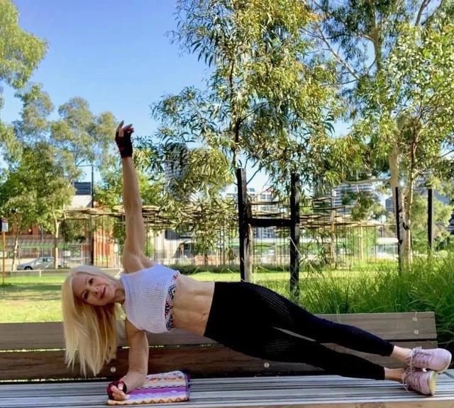 肌肉|不胖但腹部松垮不紧致，基础还比较差，怎么办？分享一组简单动作