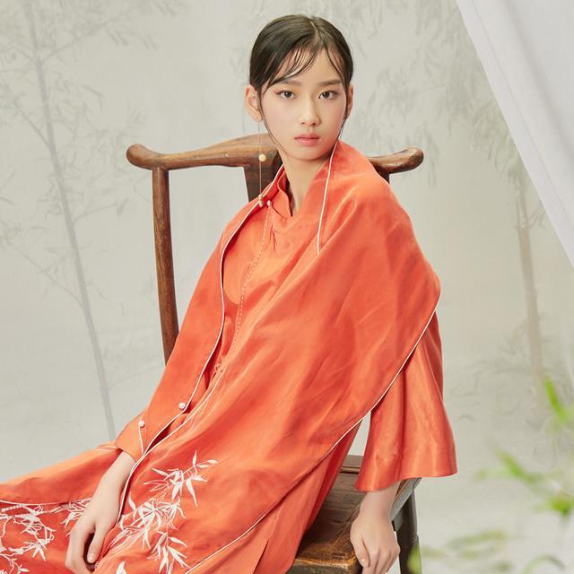 真丝 改良中式服装穿出你不一样的气质