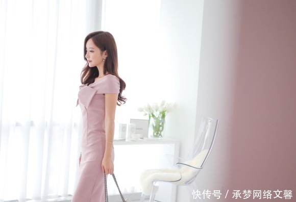 孙允珠|孙允珠:少女芋粉蝴蝶结单吊肩公主裙