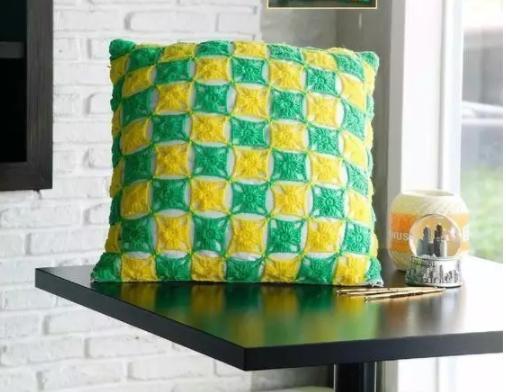 零线太多别浪费,试试钩一钩拼花抱枕,在家非常好用!附图解