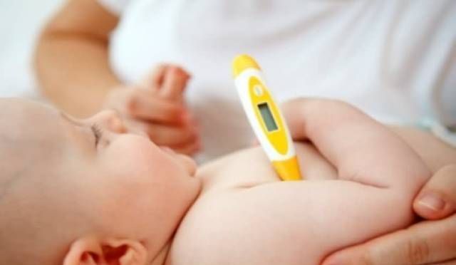 发烧|新生儿正常体温是多少?超过37℃算生病吗?家长不要过度慌张