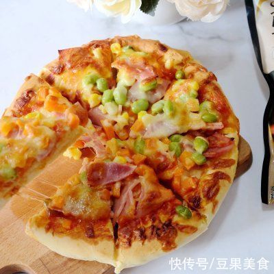披萨饼|#安佳马苏里拉芝士挑战赛#好吃的火腿毛豆披萨
