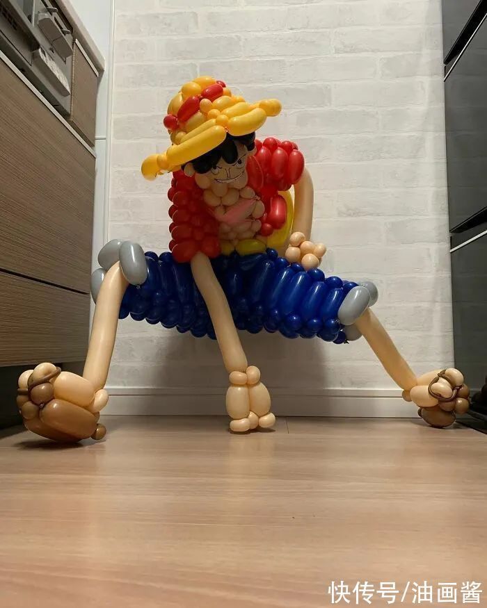 卡通角色|该来的还是来了!童年梦想成真,他用气球扭出经典的卡通角色