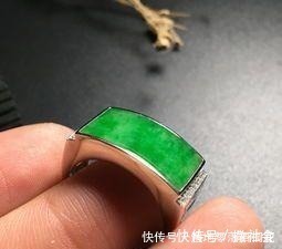 马鞍形 翡翠的款式之多,你知道你适合什么样的翡翠戒面吗