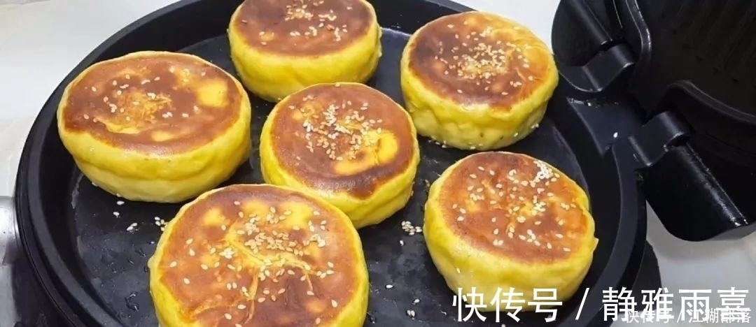 南瓜又出新吃法,不用油炸,比面包馒头做法简单,比南瓜饼还好吃