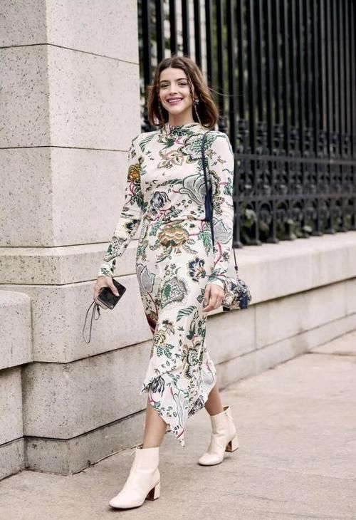 马丁靴算什么？今春大火的是“白板靴”，增高又拉腿，咋穿都时髦