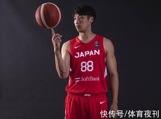 周琦|张本天杰为何频繁伤害中国队员娶日本娇妻,最想赢中国男篮!