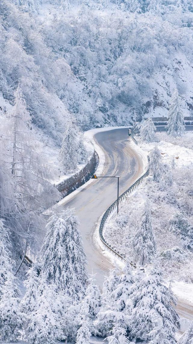 世界|等一个人，陪我去看雪裹雾锁泥巴山