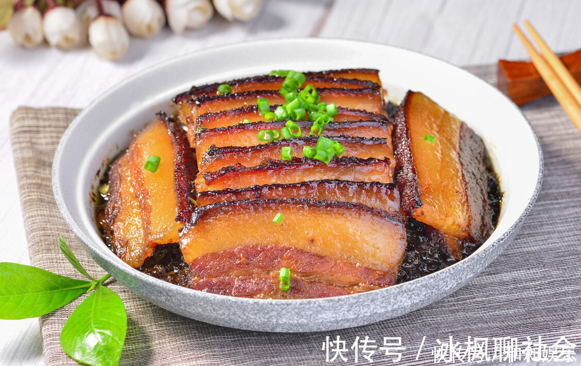 梅菜扣肉好吃有技巧,教你地道做法,肥而不腻,入口即化