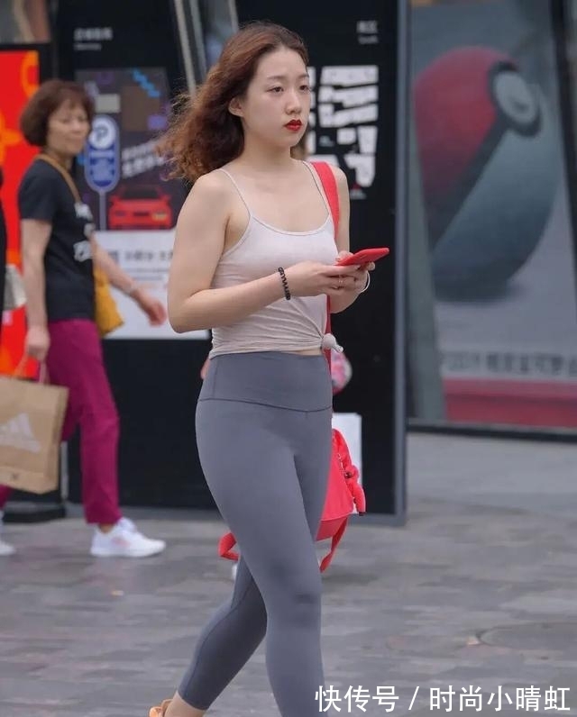 运动裤|想穿得显瘦又减龄,那就试试修身运动裤吧,潮人都爱穿