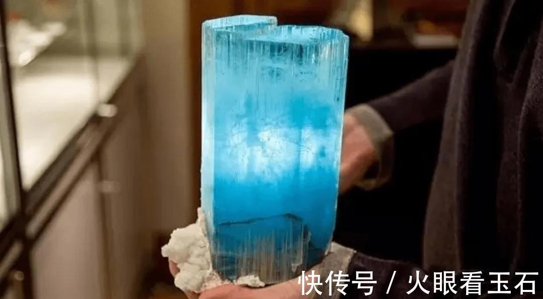 美国史密森尼博物馆!这些巨型的海蓝宝石,巴西皇帝打造得最为惊艳