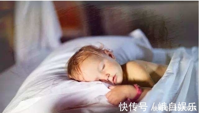 睡眠时间|李玫瑾：孩子睡觉时有这3个举动，暗示大脑发育快，智商会更高